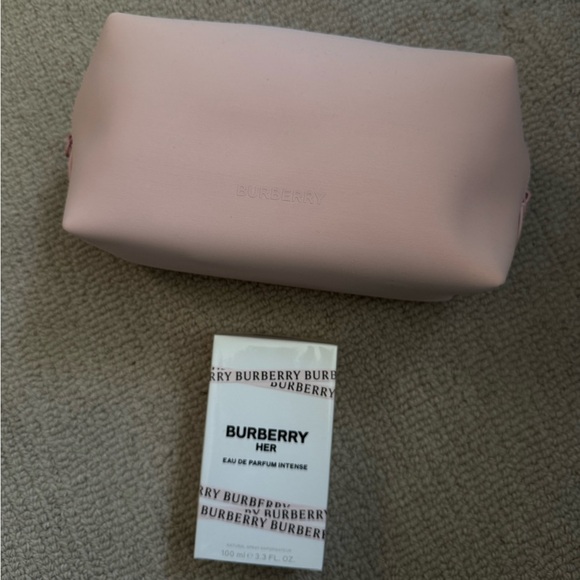 Burberry her intense brand new in box- with Burberry zip bag - Picture 2 of 4